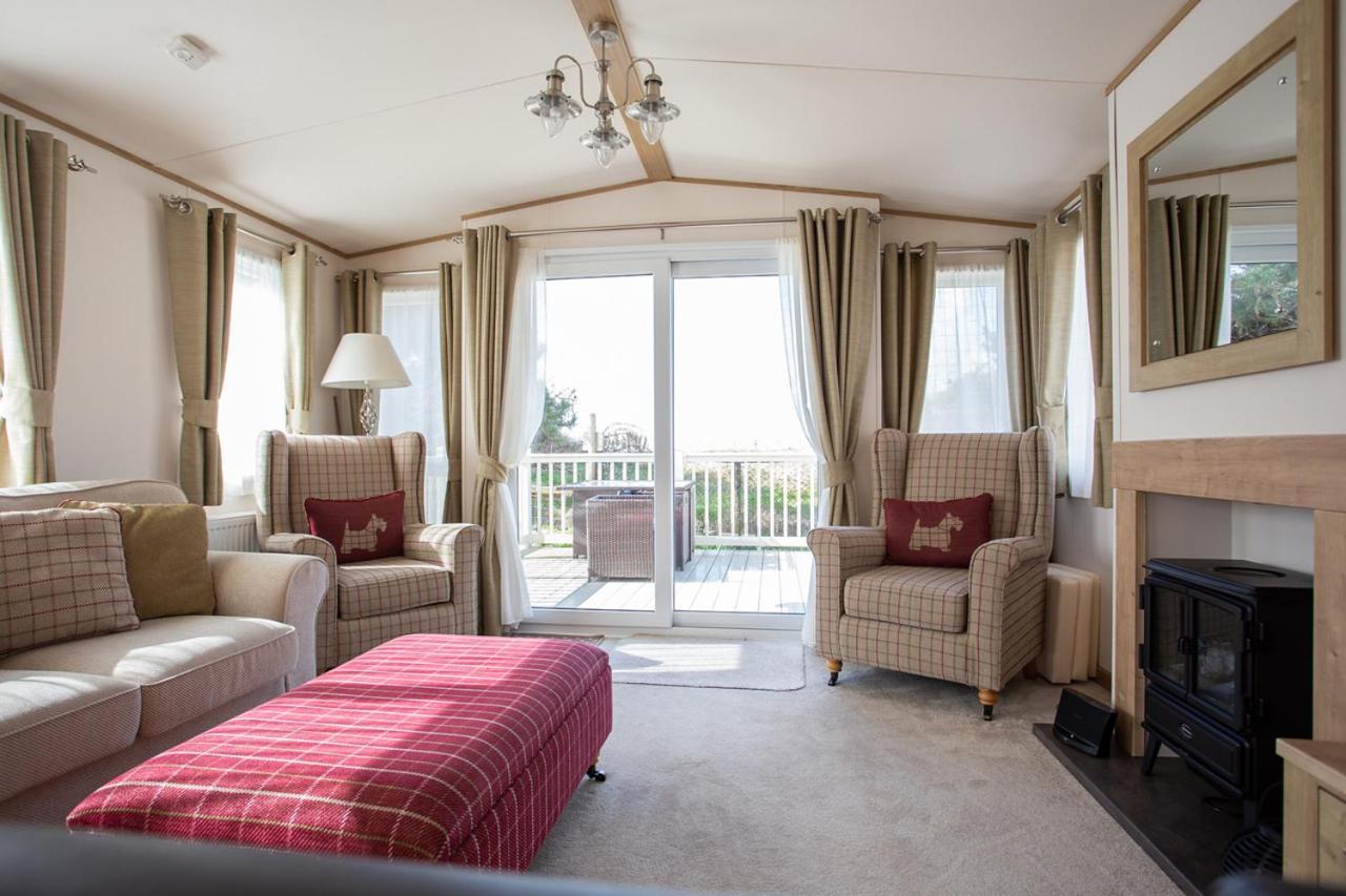 The Lakes Rookley Eksteriør billede Interior of a static