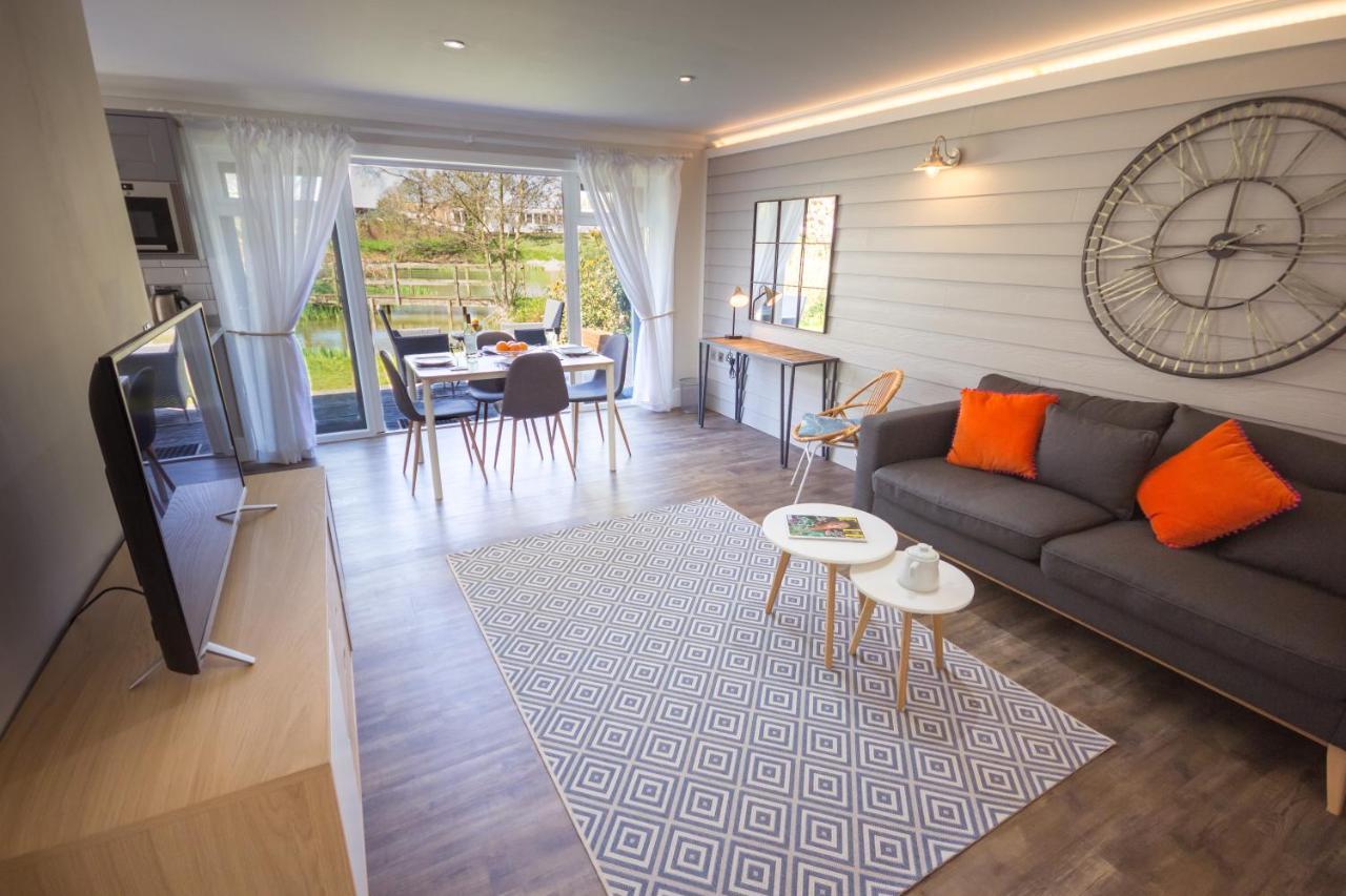 The Lakes Rookley Eksteriør billede A staged living room